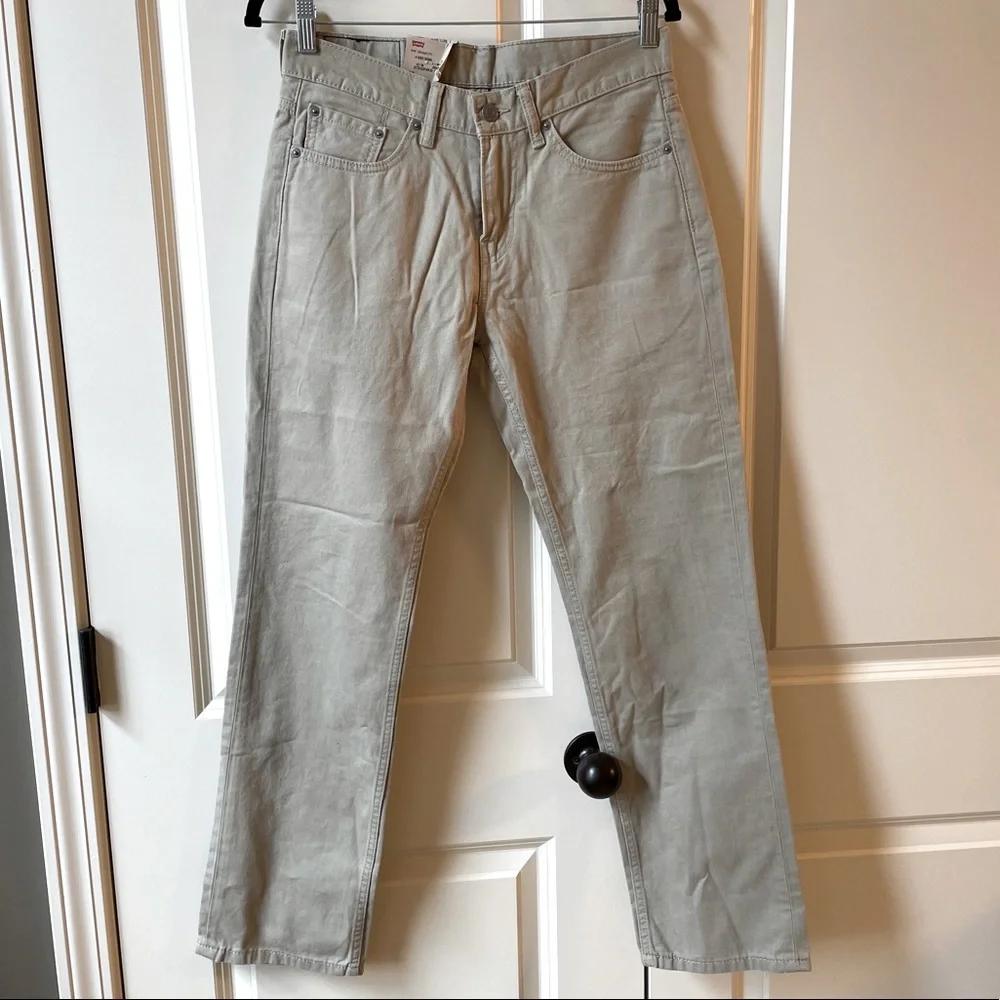NWT Levi’s 514 khakis straight leg jeans 29 x 30